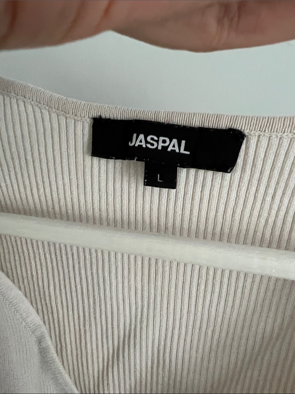 Jaspal crop Top in off white color - Picture 2 of 6